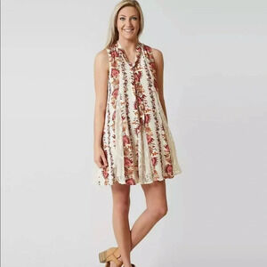 coco + jaimeson small floral lacy babydoll dress